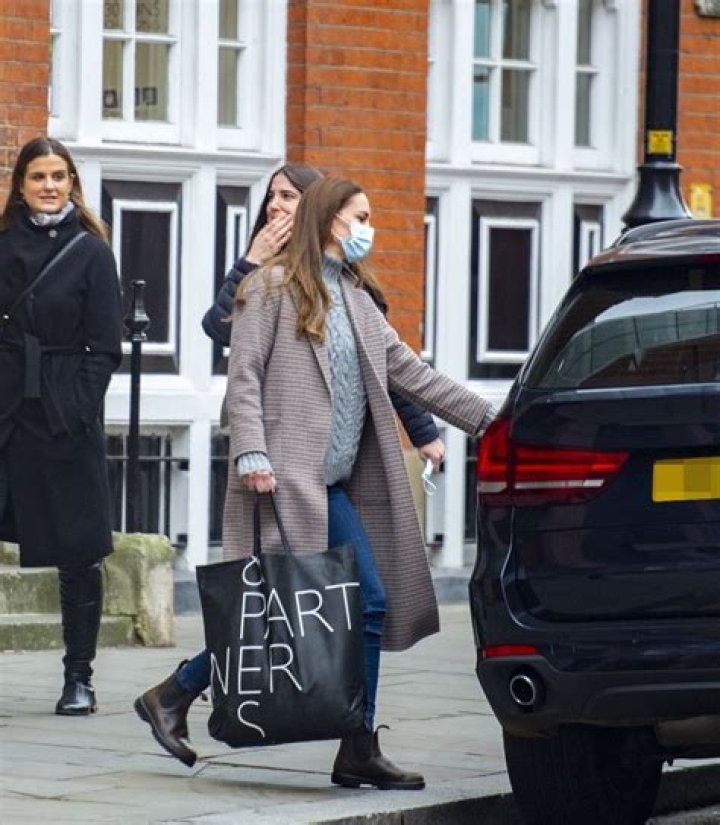 Does Kate Middleton go shopping?