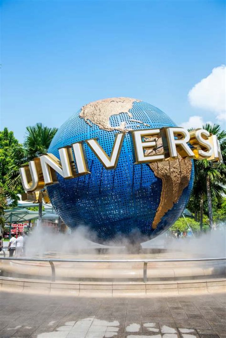 Does Singapore have Universal Studios?