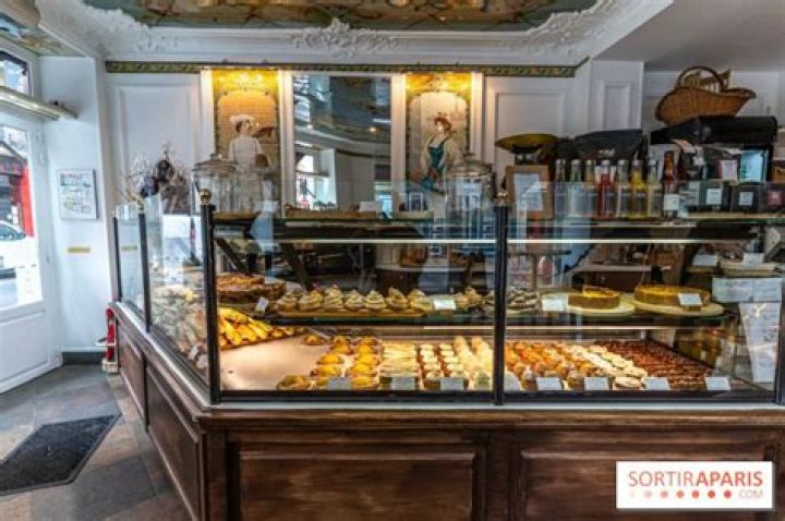 What is sold in a French patisserie?
