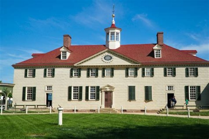 Where did George Washington stay in Williamsburg?