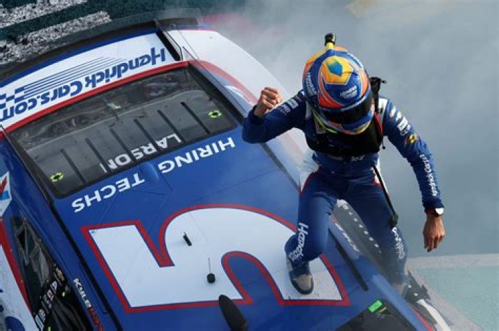 Who won the Nascar Homestead race today?